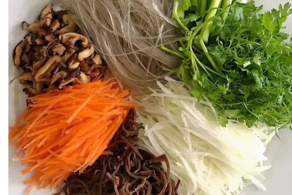 miến dong xào nấm bầu